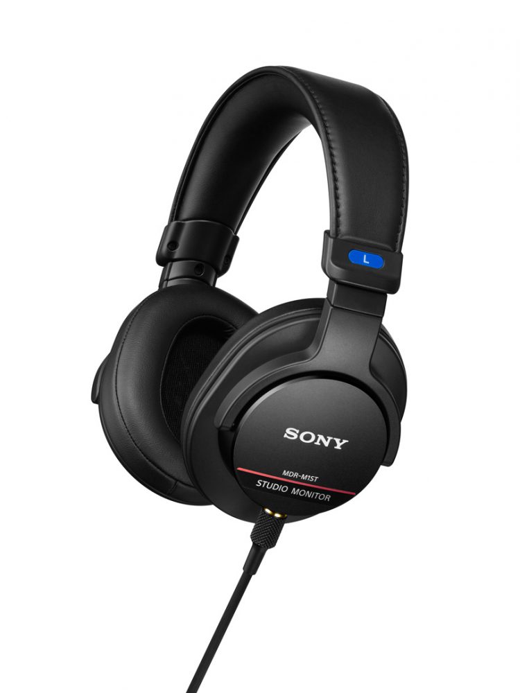 【SONY】次世代スタジオ・モニターヘッドフォンMDR-CD900STの後継機SONY MDR-M1STが遂に発売決定！8月23日発売予定！ |  こちらイケベ新製品情報局